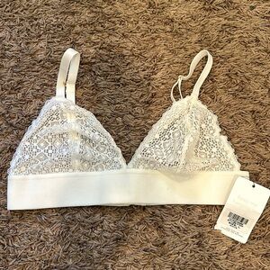 LIVELY •Bralette